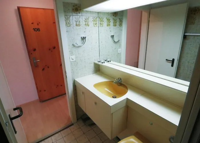 Apartment Richmond - 301 & 106